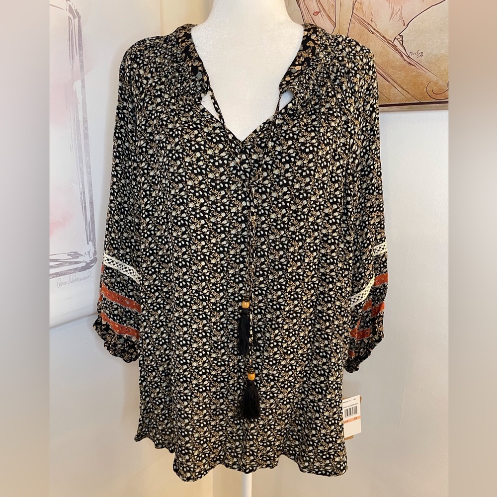 Mason & Belle 3/4 Sleeves Blouse with Tassel Detail Black with Flowers Size 2X - Picture 3 of 16